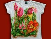 Camiseta Baby Look, aerografada, motivos florais, tam. M